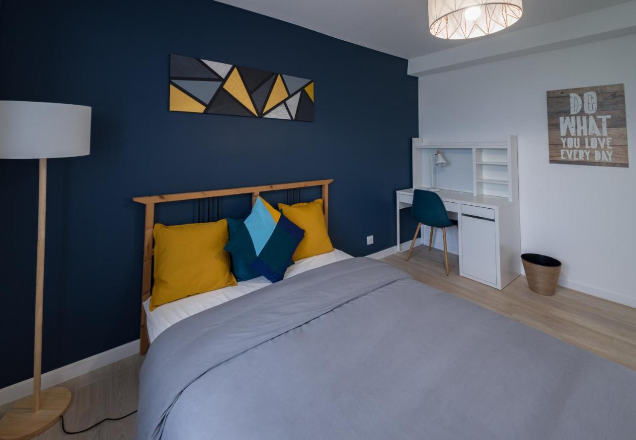 Appartement 3 Chambres - Parking - Wifi - Buanderie - Jardin Breszt Kültér fotó